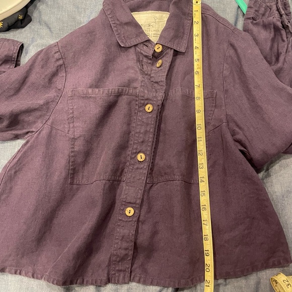 Cropped swingy linen button-up shirt - Ljubljana - Picture 7 of 8